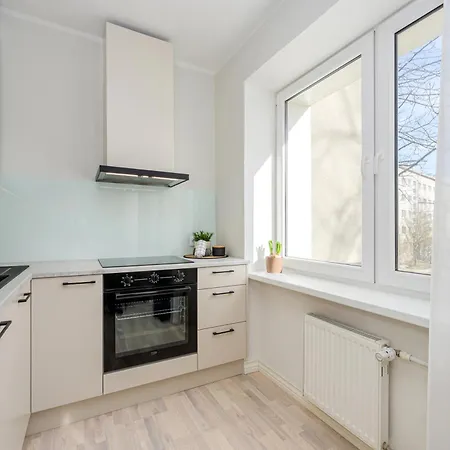 Stylish Renovated In Centre Reval