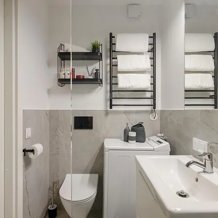 아파트 Stylish Renovated In Centre 탈린