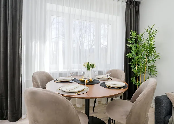 Apartment Newly Renovated 1-bedroom In The Heart Of *