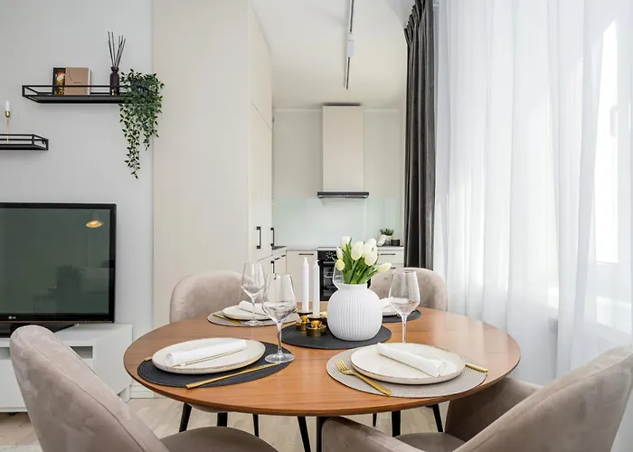 Newly Renovated 1-bedroom In The Heart Of *