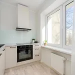 Newly Renovated 1-bedroom In The Heart Of טאלין