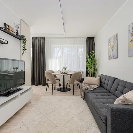 דירה Newly Renovated 1-bedroom In The Heart Of טאלין