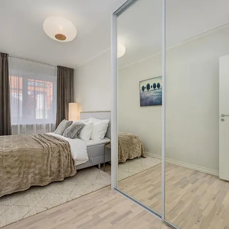 Newly Renovated 1-bedroom In The Heart Of טאלין
