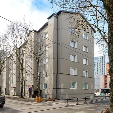 Stylish Renovated In Centre